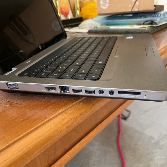 HP G72 Laptop (2014) WORKING! with Charger - Picture 3 of 7